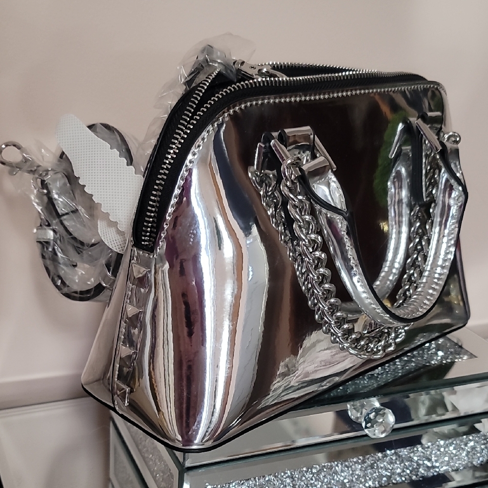 Aldo Shiny Silver Mirror-Effect Chain Handle Crossbody Bag - Picture 7 of 12